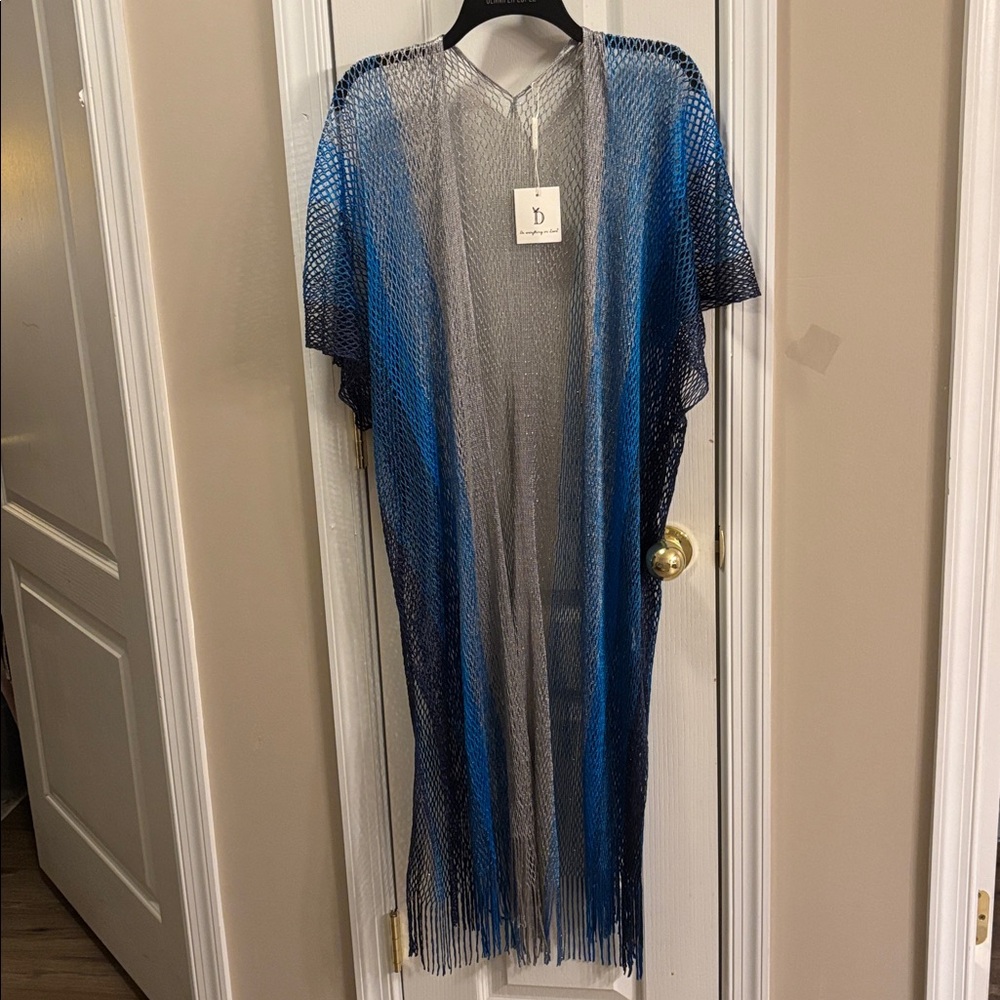 NWT. Do Everything in Love  Blue and Gray Fringe kimono one size
